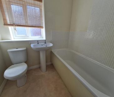 3 bedroom end of terrace house to rent - Photo 6