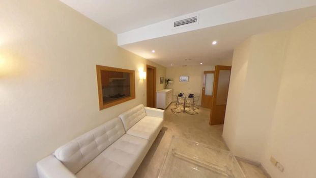 Piso de alquiler en Calle de Herreros de Tejada, Hispanoamérica - Bernabéu - Foto 1