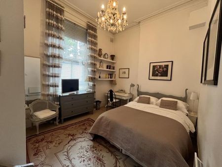 Huge well furnished bedroom in Chelsea/Kensington near buses and underground. - Photo 2
