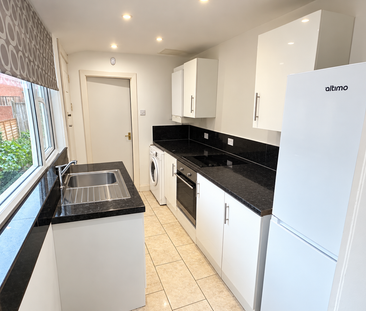 3 bedroom terraced house to rent - Photo 6