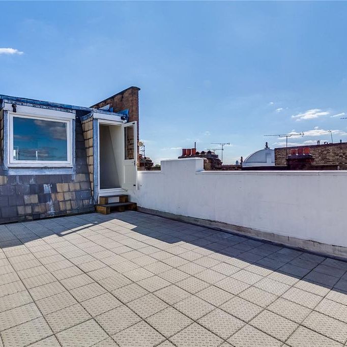 3 bedroom flat to rent - Photo 1