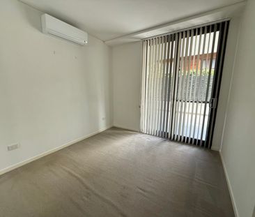 Extra Large Balcony - Photo 6