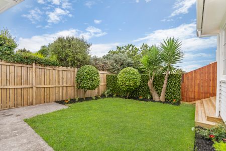 Fully Renovated Home - Photo 5