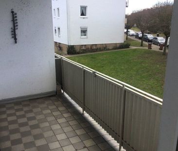 Renovierte 3-Zimmer-Wohnung mit Balkon und Einbauküche! - Photo 3