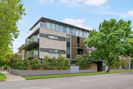 Urban Oasis Awaits: Stylish INDIGO Apartment in the Heart of Ripponlea - Photo 5