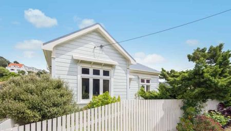 Charming Wadestown 3BR Home w/ Garden - Photo 2