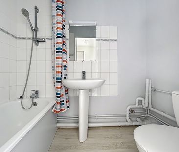 Appartement à louer - REIMS- QUARTIER STE ANNE - Photo 5