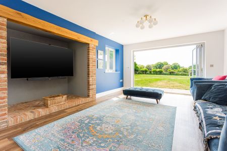 Rowplatt Lane, Pixie Wood Farm, RH19 - Photo 4