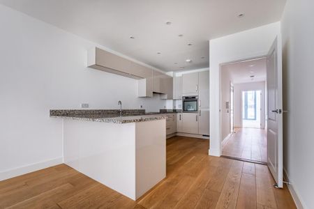 3 bedroom flat to rent - Photo 3