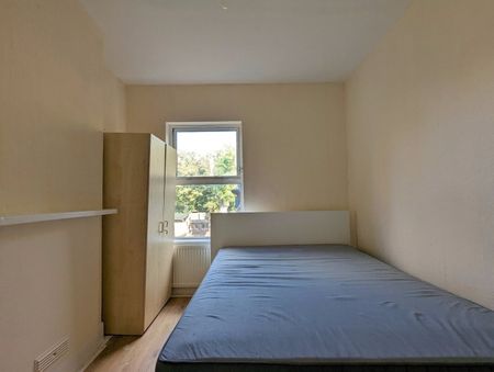 1 Bed Flat, St. James Road, E15 - Photo 4