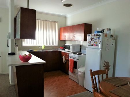 2 Bedroom Unit In Great Location! - Photo 2