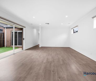 Beautiful Family home on Prime location and close to all the amenities - Photo 2