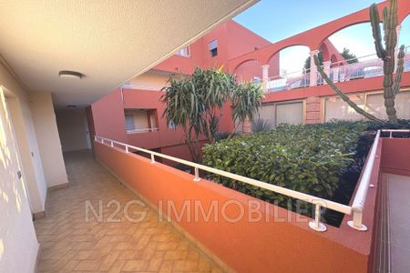 Location Appartement 1 pièce 29m² MANDELIEU LA NAPOULE 06210 - Photo 2