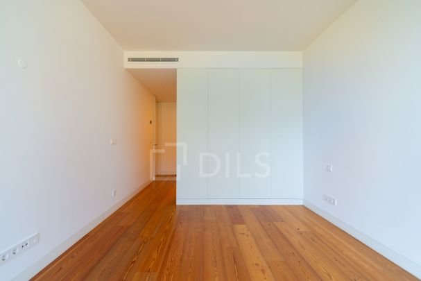 Apartamento T2 com duas varandas e estacionamento, em Cascais - Photo 1