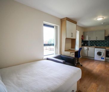 Studio to rent - Photo 1