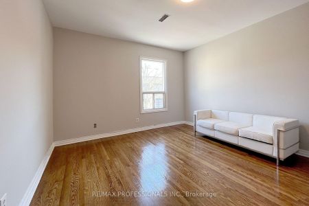 For Lease - 345 Dundas Street Unit# Upper, Toronto, Ontario - Photo 4