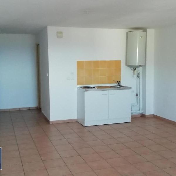 Location Appartement 1 pièce 47m² ST DENIS 97400 - Photo 1