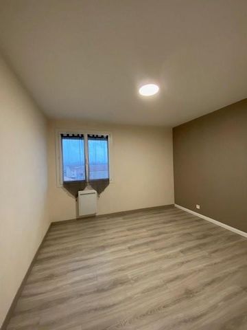 Location Appartement 5 pièces 75m² LA VOULTE SUR RHONE 07800 - Photo 3