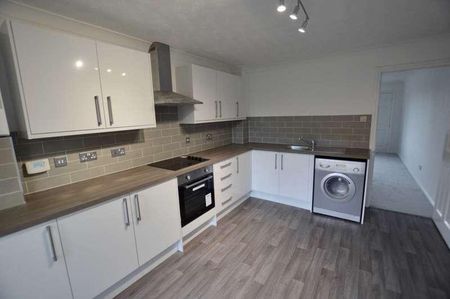 Coggeshall Grove, Wavendon Gate, MK7 - Photo 5