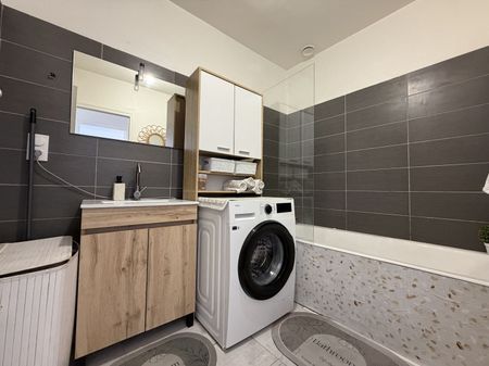 Location Appartement 3 pièces 73m² ST TRIVIER SUR MOIGNANS 01990 - Photo 3