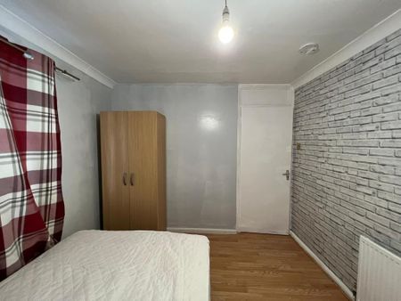 Room in a Shared House, Atherton Road, E7 - Photo 3