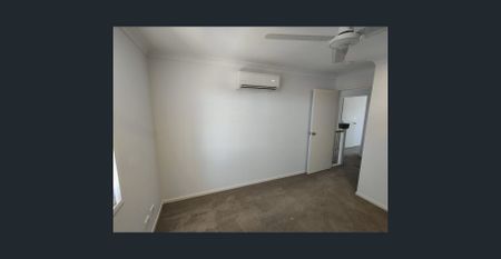 2 BEDROOM 2 ENSUITES - MANGO HILL COMPLEX - Available 11th March - Photo 2