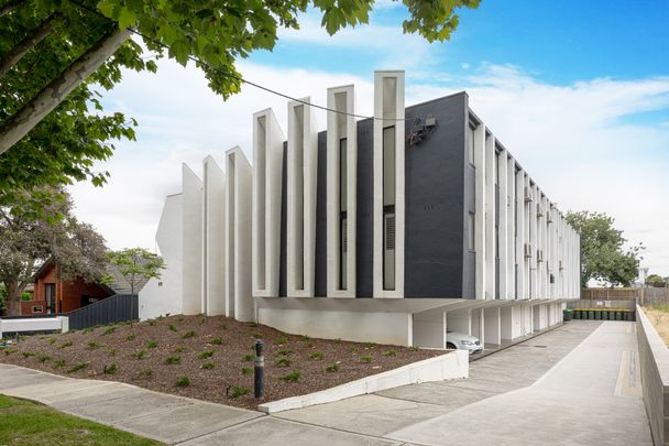 2/23 Seymour Road, Elsternwick VIC 3185 - Apartment For Rent | Domain - Photo 1