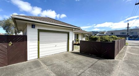 3 Bedroom Home in Avalon - Photo 5