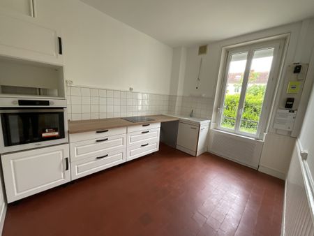 A LOUER - Quartier St Henri - Maison de 99.60m² avec jardin, garage et cave. - Photo 3