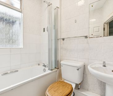 Clonmore Street, London, SW18 - Photo 1