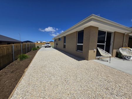 Brand New Stylish Home in Greenville Estate - Perfect for Modern Living - Photo 3