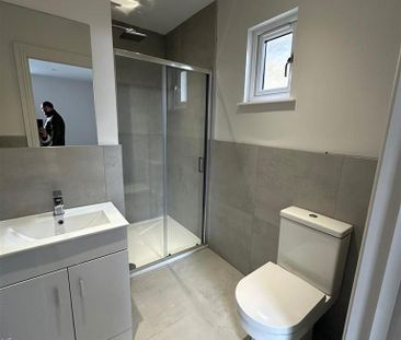 1 bedroom in a house share to rent - Photo 6