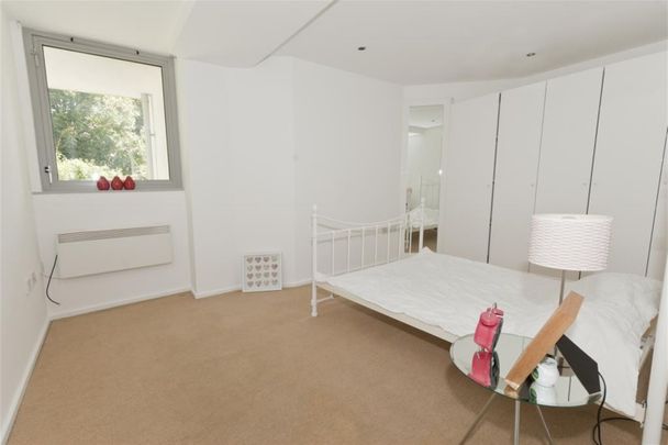 The Marlborough, NG3 - Photo 1