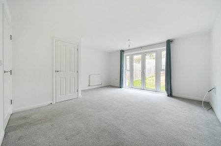3 bedroom semi-detached house to rent - Photo 2