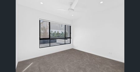 Elegance and Luxury in Everton Park - Photo 3