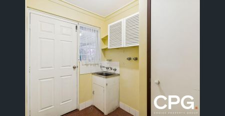 Character Plus - Pool, Patio and Park - Photo 5