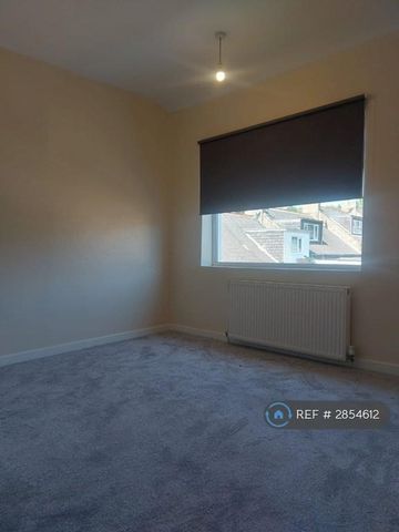 3 bedroom detached house to rent - Photo 4