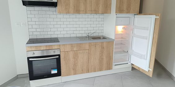 Location Maison 4 pièces 89m² MEURCHIN 62410 - Photo 3