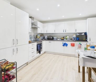 Peel Close, Tatling End, Gerrards Cross,SL9 - Photo 5