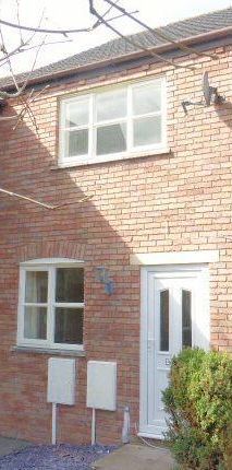 2 bedroom end of terrace house to rent - Photo 2