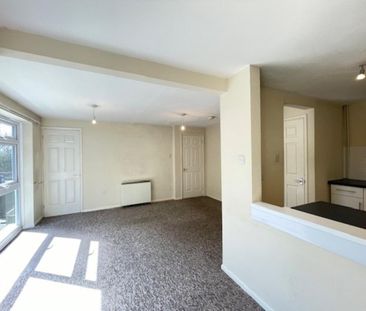 2 bedroom maisonette to rent - Photo 4