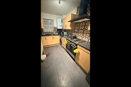 Room in a Shared House, Macdonald Road, E17 - Photo 4