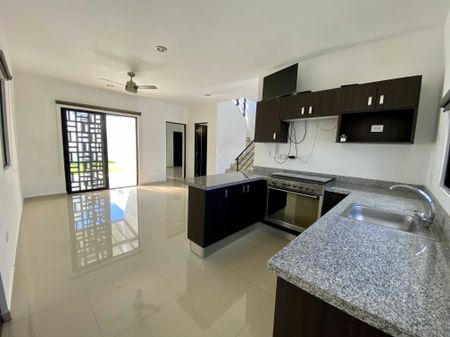 Casa 3 recámaras, ubicada en Residencial Floresta. - Photo 5