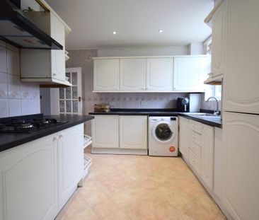 6 bedroom semi-detached house to rent - Photo 5