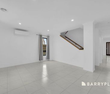 Brand New Deluxe Home - Photo 2