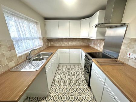 1 bedroom apartment to rent - Photo 2