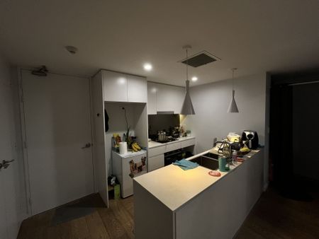 Rosebery | Modern 2-Bedroom Apartment in Prime Location - Photo 4