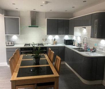 House share to rent - Photo 2