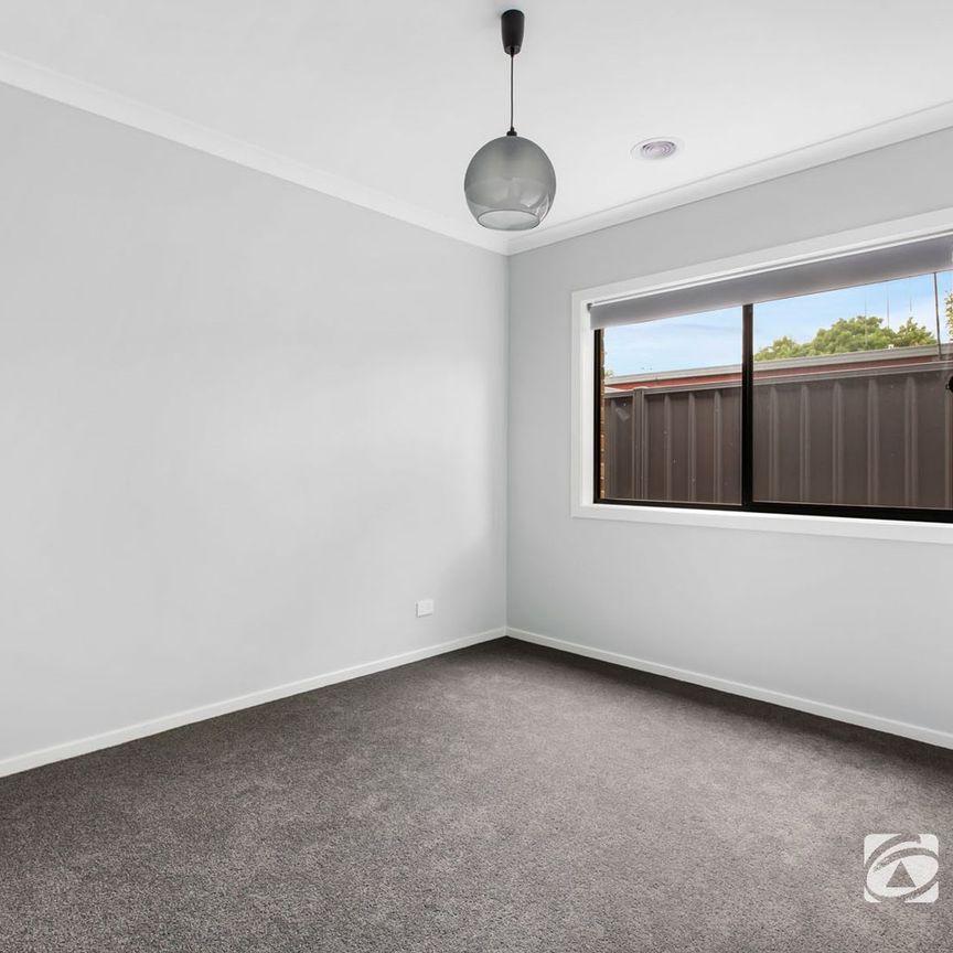 8 Drechsler Street, 3550, Flora Hill Vic - Photo 1