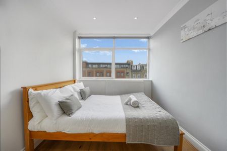 4 bedroom apartment to rent - Photo 2